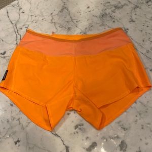 Women’s oiselle toolbelt shorts, size 4.